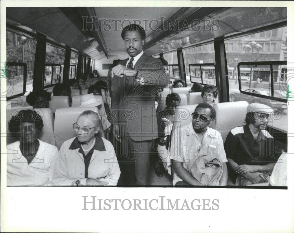 1985 Press Photo Mayoral Candidate Tom Barrow - Historic Images