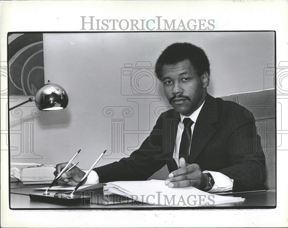 1985 Press Photo thomas barrow politician canada - Historic Images