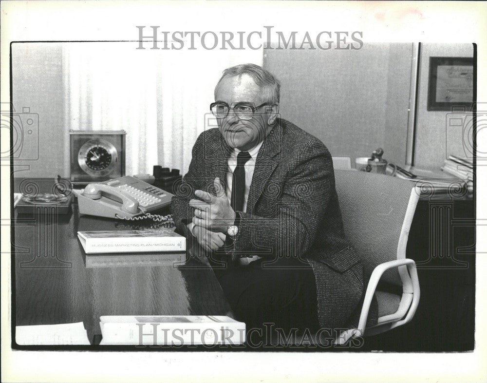 1984 Press Photo Richard Barron MBCI - Historic Images