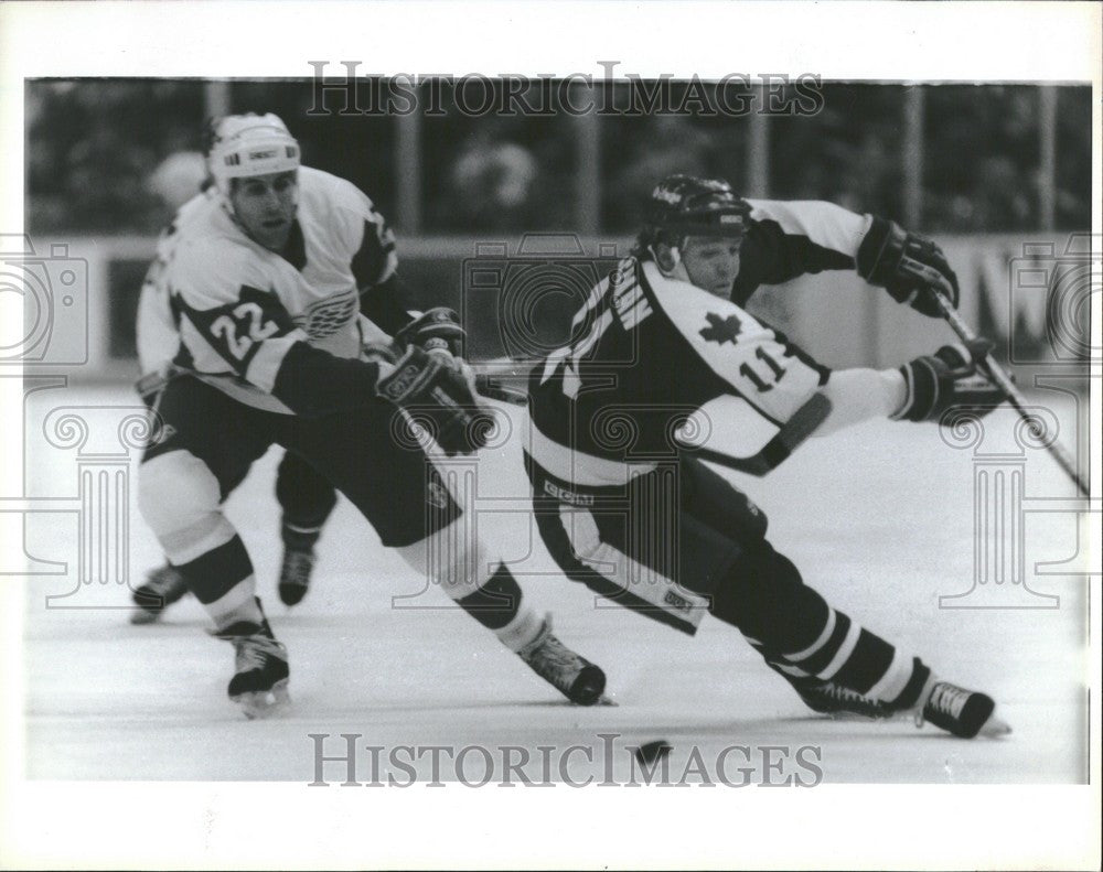 1991 Press Photo Red Wings right wing Dave Barr - Historic Images