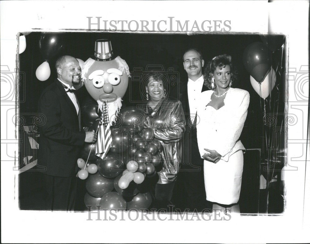 1991 Press Photo George Lisa Bados Clarence Wilson - Historic Images