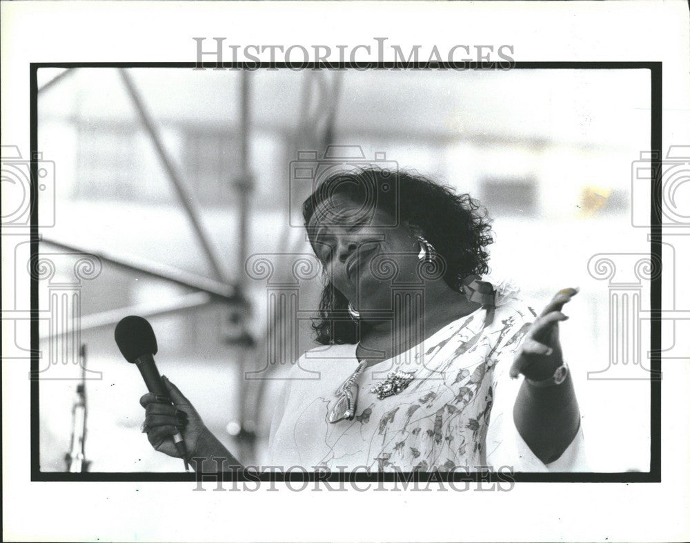 1988 Press Photo Ortheia Barners singer. - Historic Images