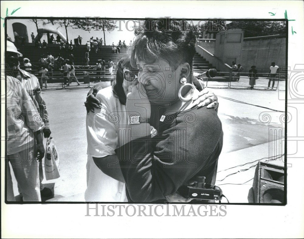 1956 Press Photo Hart Plaza Ortheia Barner Singer Peggy - Historic Images