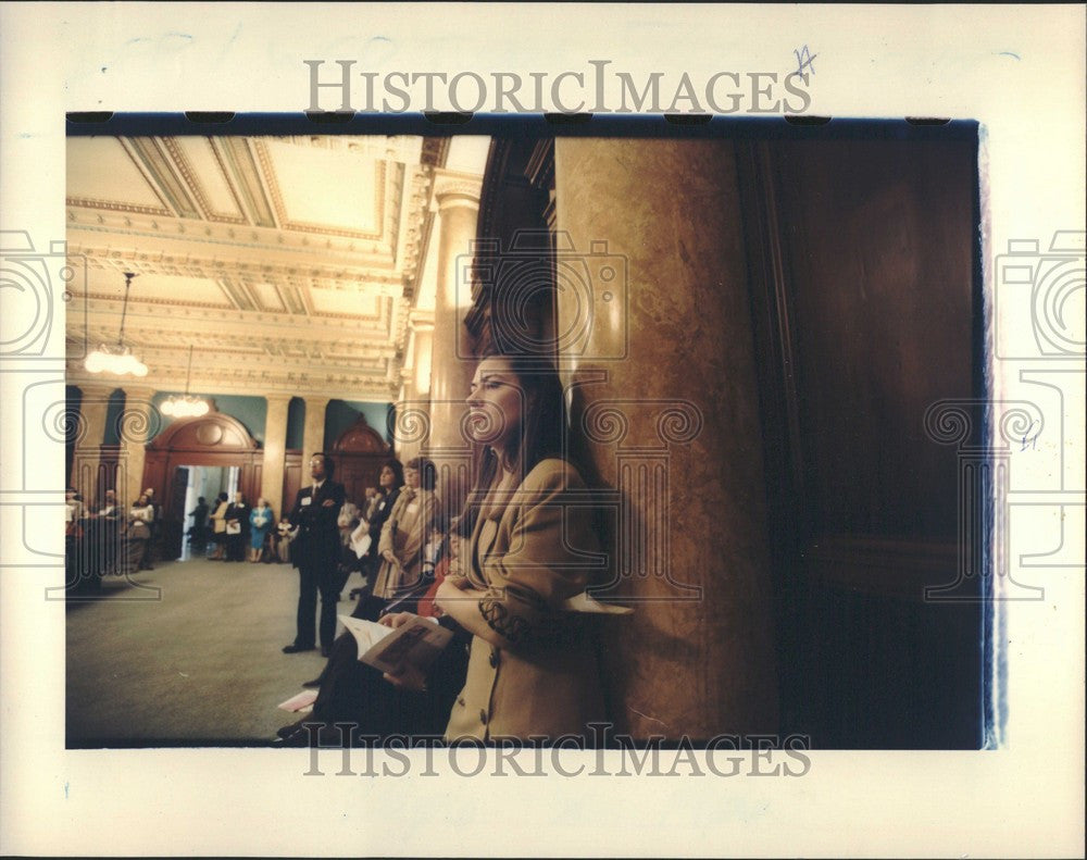 1993 Press Photo Myrna Salvador - Historic Images