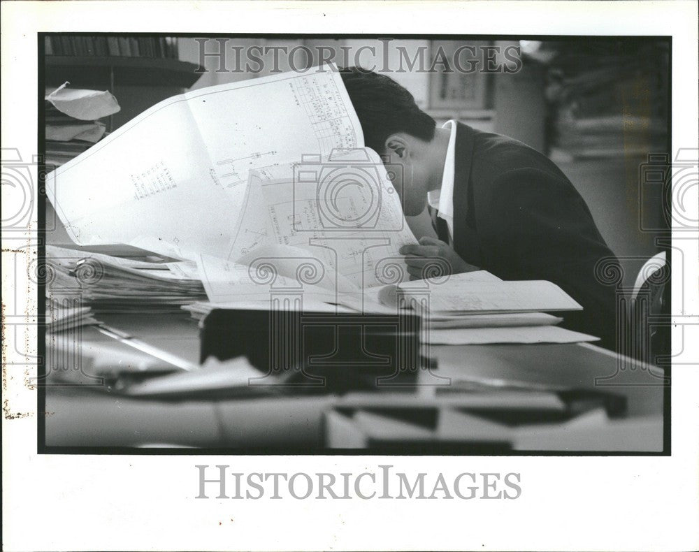 1991 Press Photo Employee Toyota Plant Motomachi Work - Historic Images