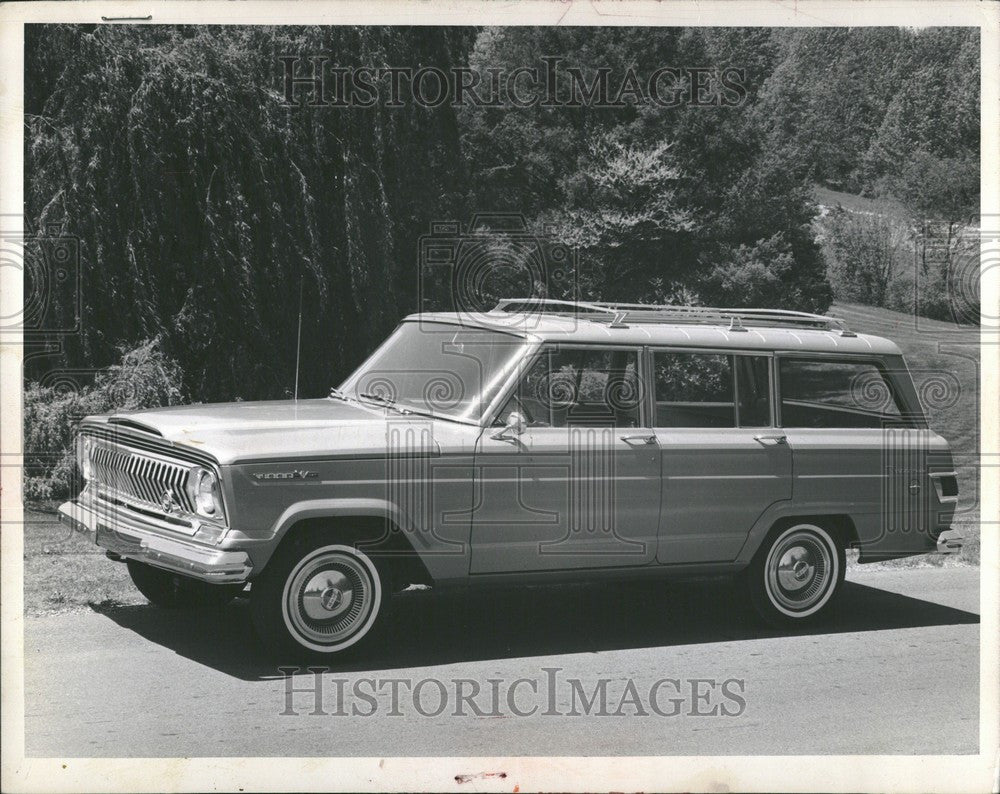 1965 Press Photo jeep wagoneer suv luxury 4x4 - Historic Images