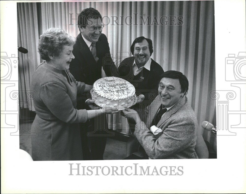 1985 Press Photo MaCarthy WJRAM Dorothy Powers Ron - Historic Images