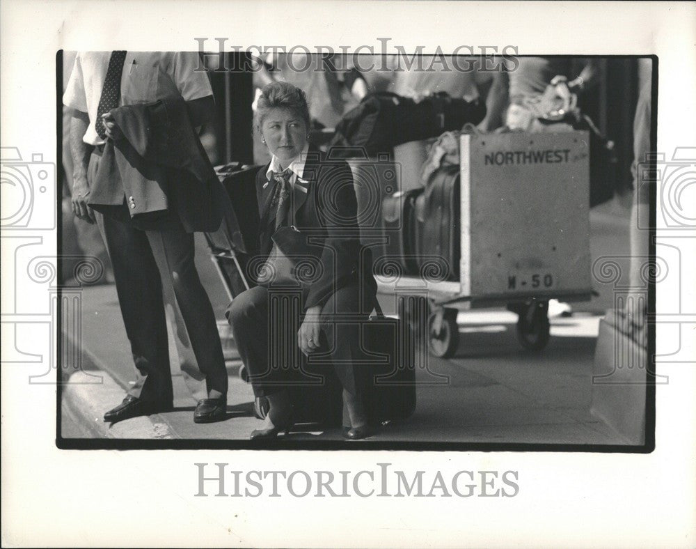 1988 Press Photo American Airlines flight  Carolyn - Historic Images