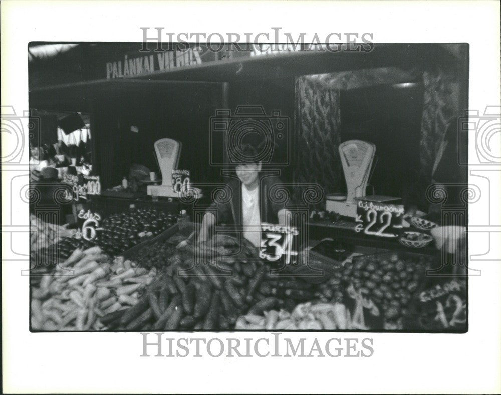 1986 Press Photo Chernobyl fallout Vegetables Budapest - Historic Images