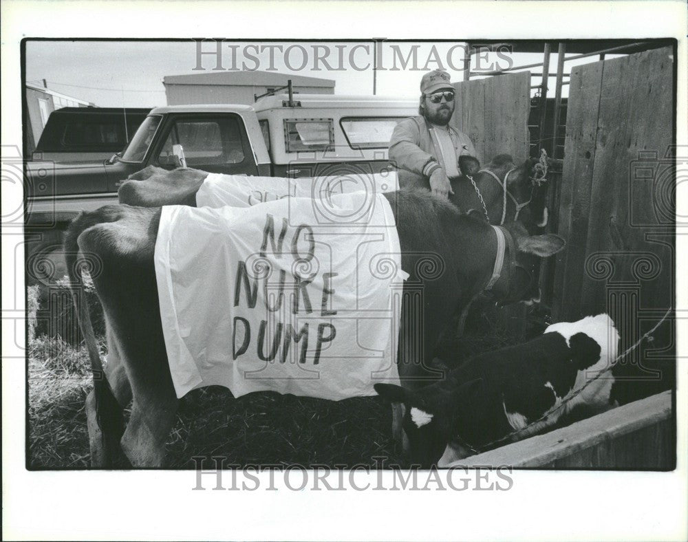 1989 Press Photo Daniel Hilborn nuclear waste protest - Historic Images