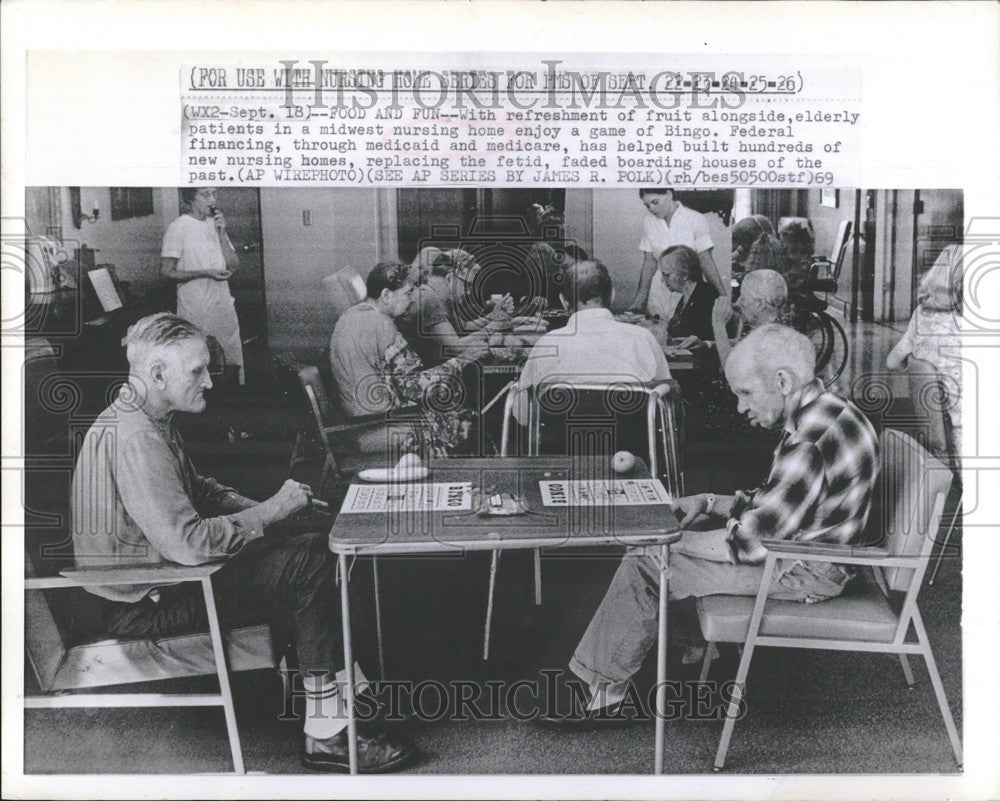 Press Photo Nursing Home Midwest Bingo - Historic Images