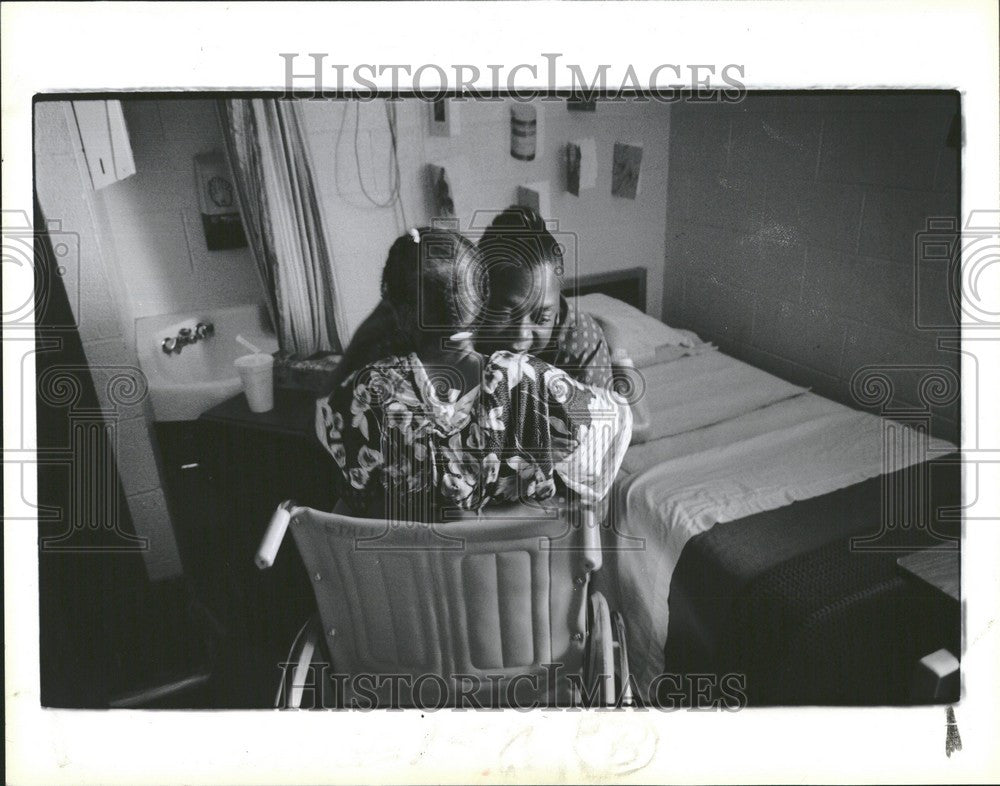 1990 Press Photo Jeanette Clark Elvira Wheeler - Historic Images