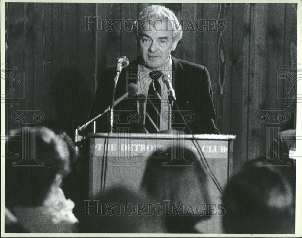 1985 Press Photo Allen Neuharth - Historic Images