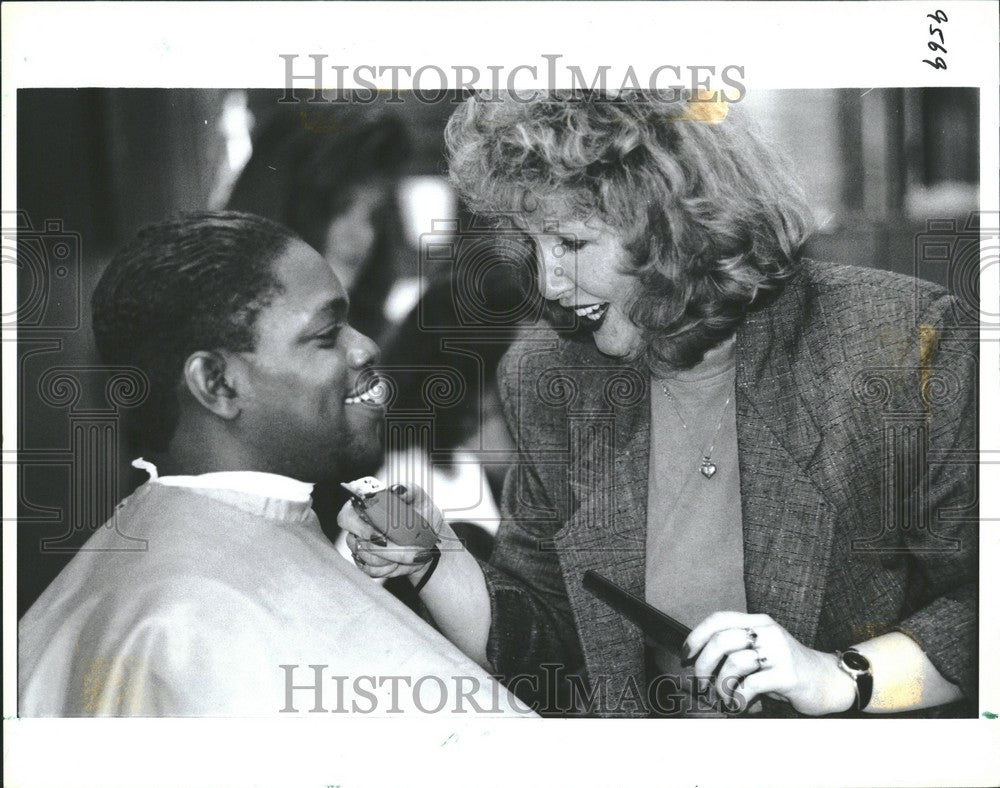 Press Photo Linda Coppola Barber - Historic Images