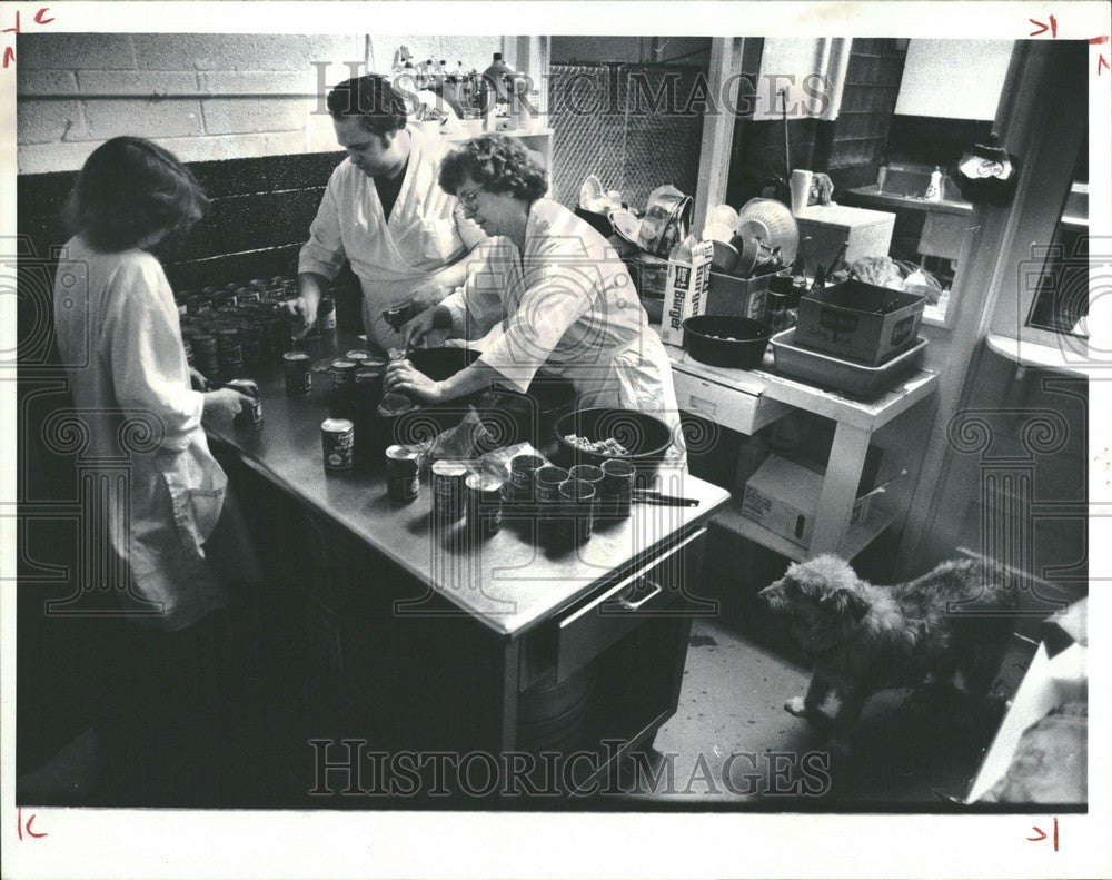 1982 Press Photo oakland humane society animal shelter - Historic Images