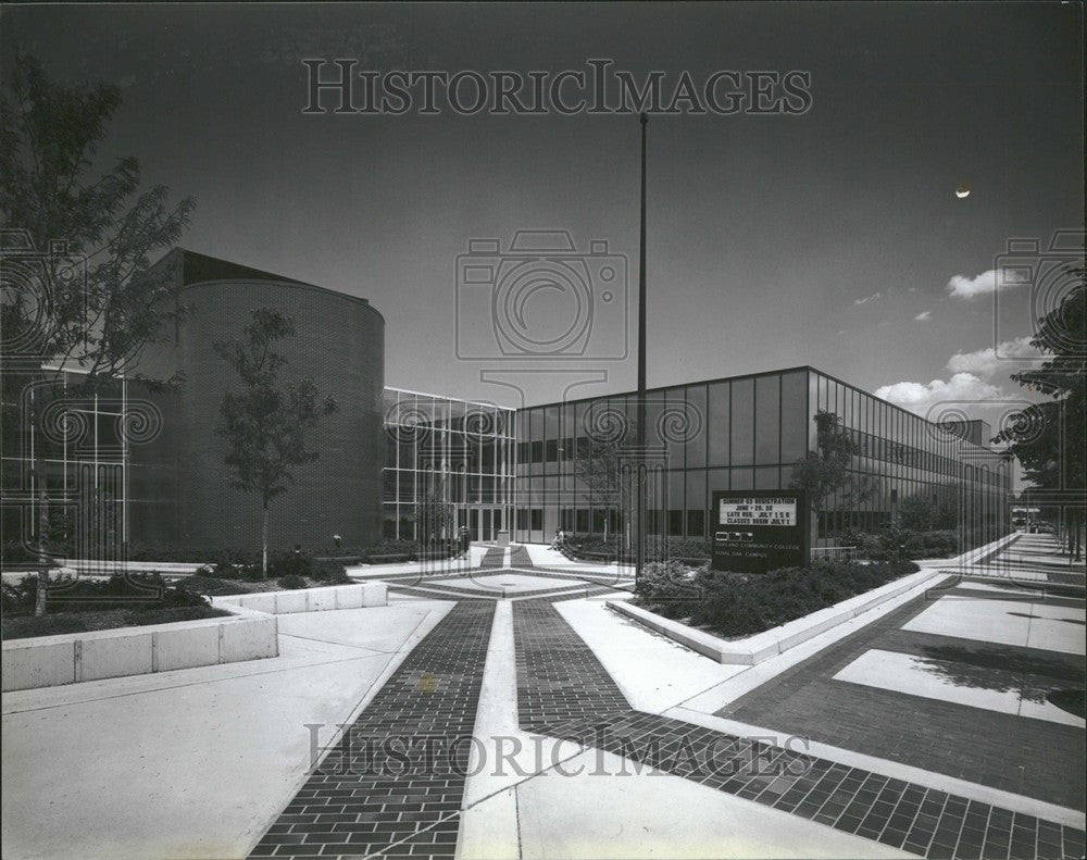 1983 Press Photo Oakland Community College County - Historic Images