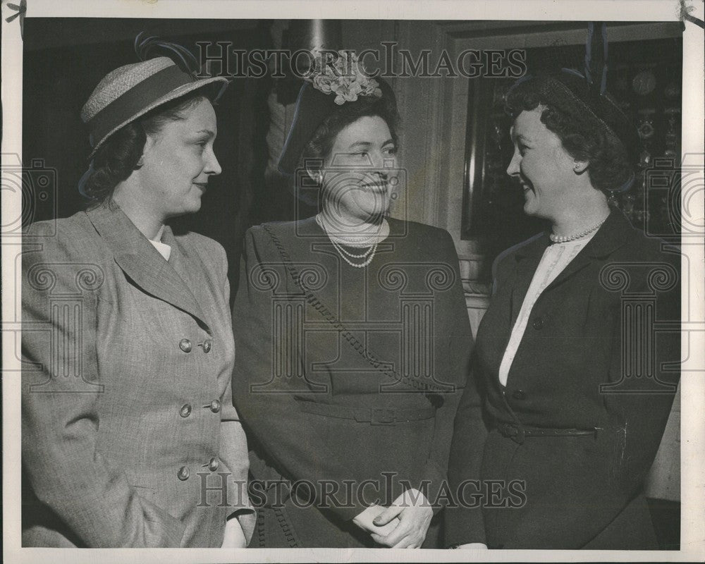 1949 Press Photo Mrs. Sterling S. Sanford - Historic Images