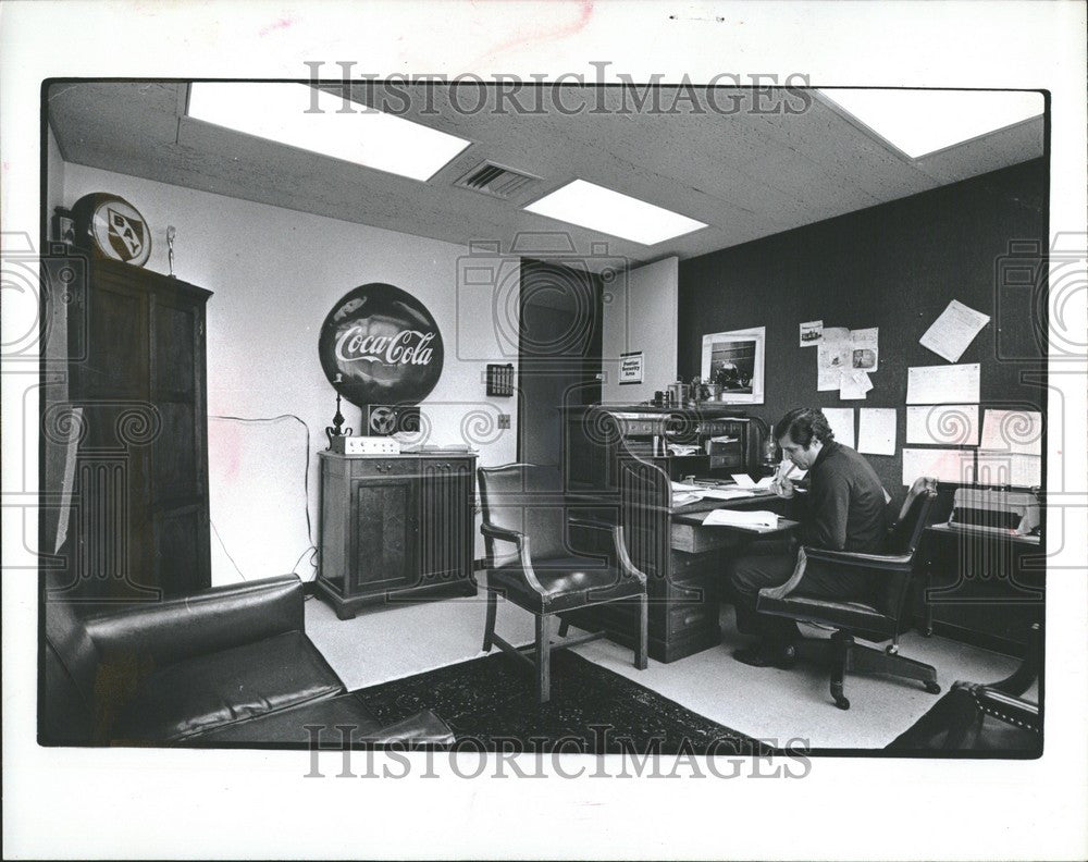 1975 Press Photo Harold Bay - Historic Images