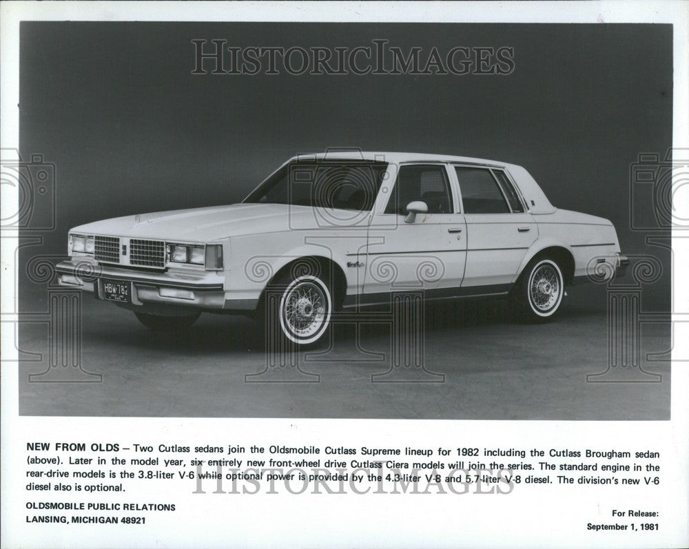 1981 Press Photo 1982 Oldsmobile Cutlass Brougham Sedan - Historic Images