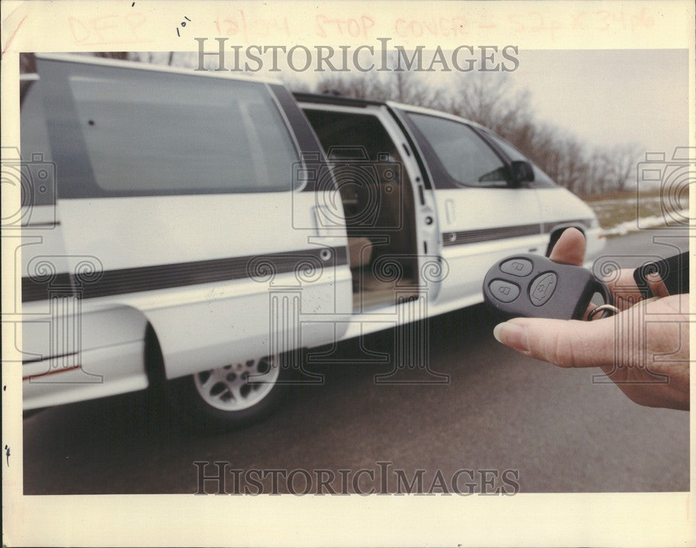 1992 Press Photo Expected Keyless Entry Sihouette - Historic Images