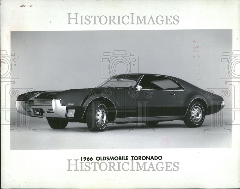 1983 Press Photo 1966 Oldsmobile Toronado Front Wheel - Historic Images