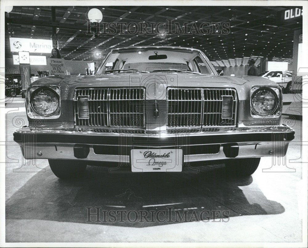 1975 Press Photo Oldsmobile Omega Coupe Car Company - Historic Images