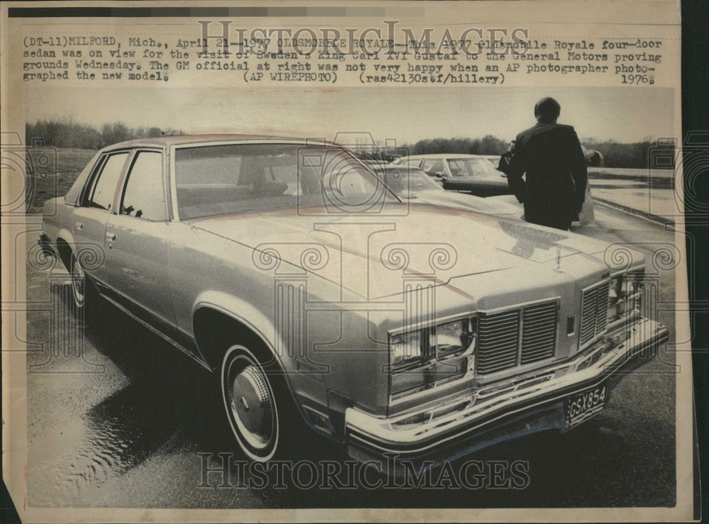 1976 Press Photo Oldsmobile Royale four-door sedan - Historic Images