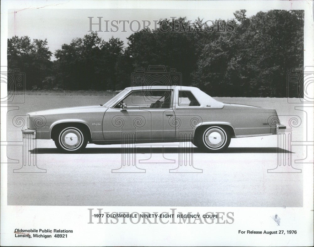 1976 Press Photo Oldsmobile Ninety-Eight - Historic Images