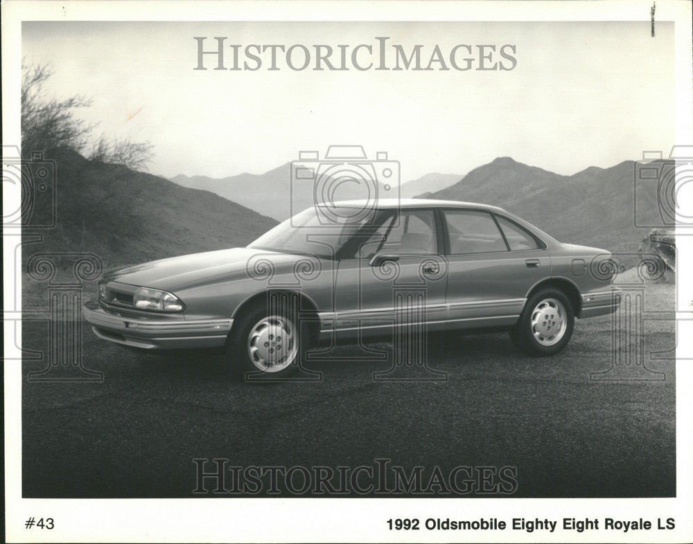 1991 Press Photo 1992 Oldsmobile Eight royal LS - Historic Images