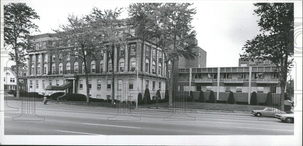 1977 Press Photo Jennings Memorial Hospital - Historic Images