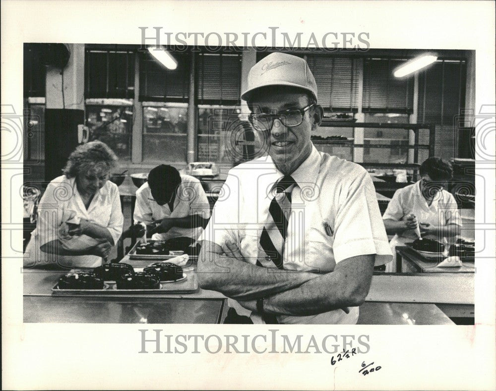 1997 Press Photo Jack Sanders - Historic Images