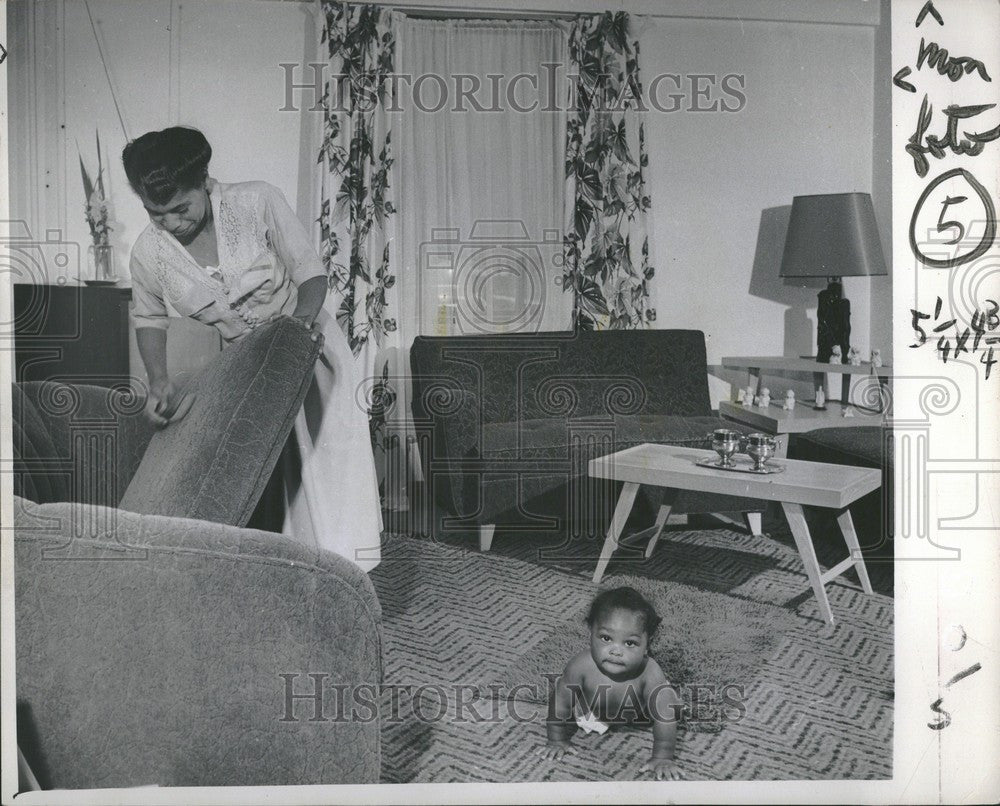 1953 Press Photo Mary Ellison House Party Clean - Historic Images