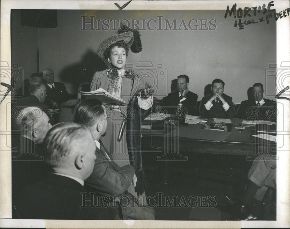 1950 Press Photo Mrs. Wilma Soss in Envilens steel meet - Historic Images