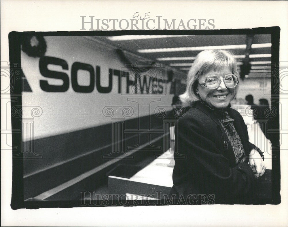 1988 Press Photo Lillian L. Snyder Director City Airpor - Historic Images