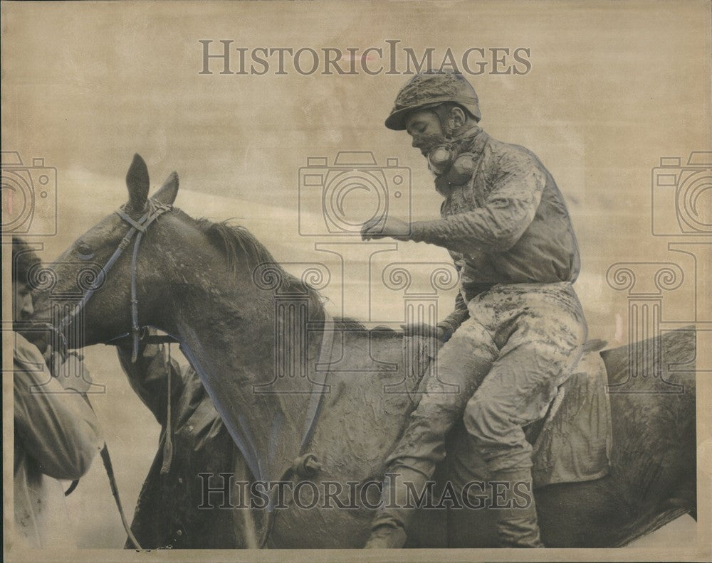 1965 Press Photo Larry Snyder horse racing - Historic Images