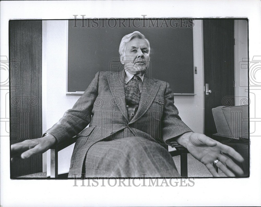 1978 Press Photo Dana Whitmer Supt. Pontiac Schools - Historic Images