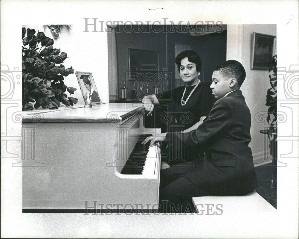 1971 Press Photo Melvin Barry White - Historic Images