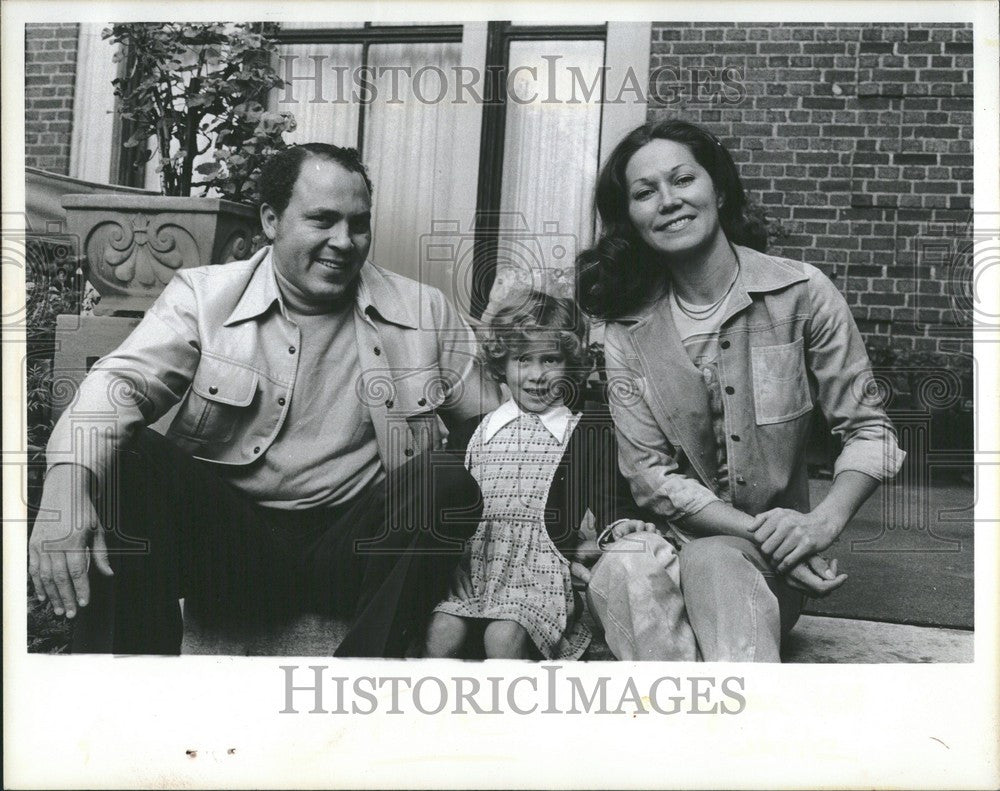 1975 Press Photo gray white triple jump european - Historic Images