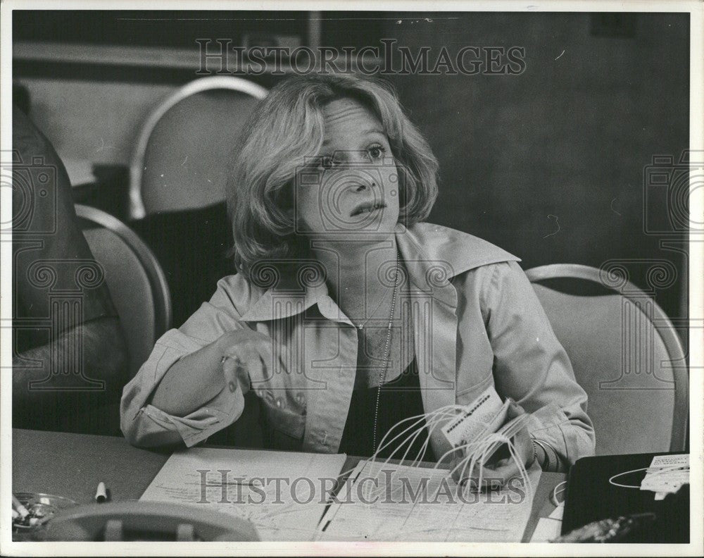 1976 Press Photo Mary Fisher Kansas City Crown Center - Historic Images