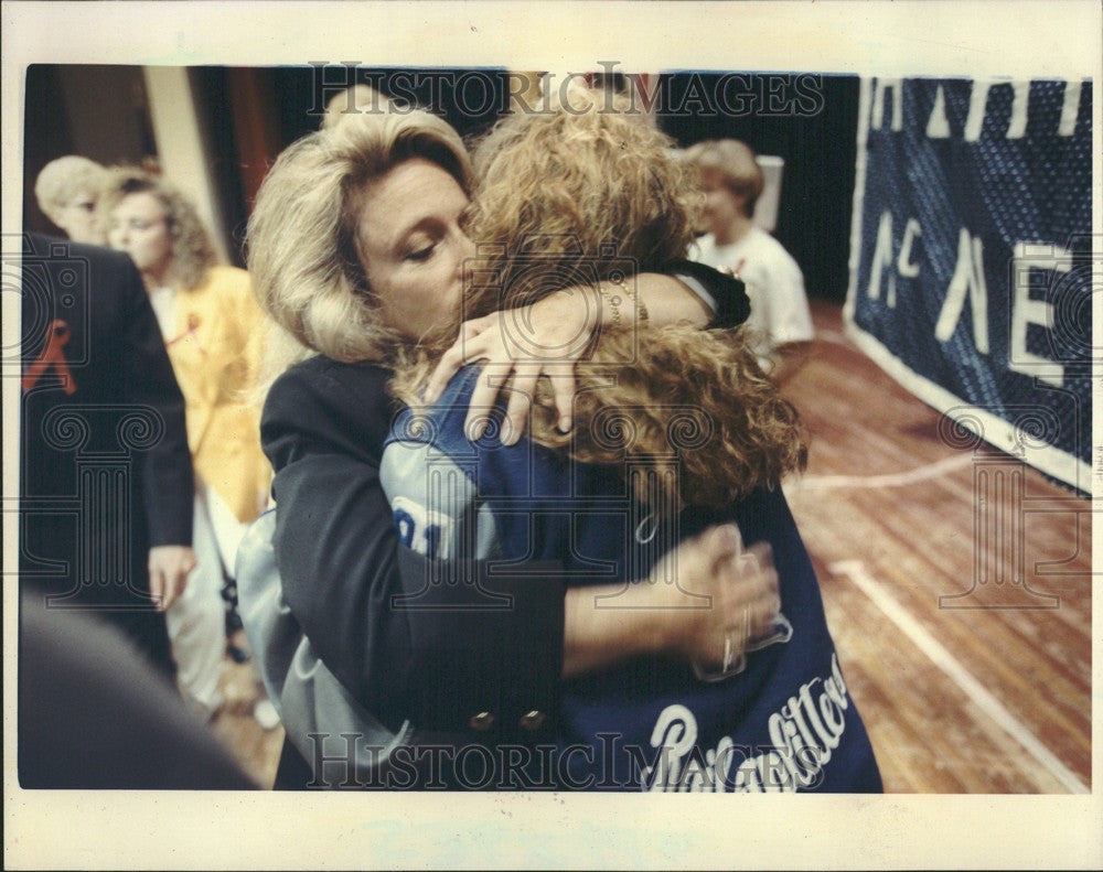 1992 Press Photo Mary Fisher Daughter AIDSvirus Livonia - Historic Images