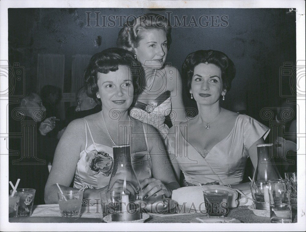 1959 Press Photo Mrs. Thomas K. Fisher, Mrs. Sterling - Historic Images