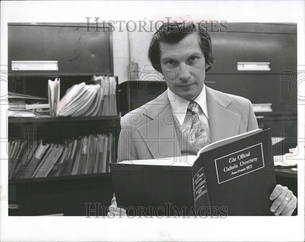 1977 Press Photo Music Publisher Dennis Fitzpatrick - Historic Images