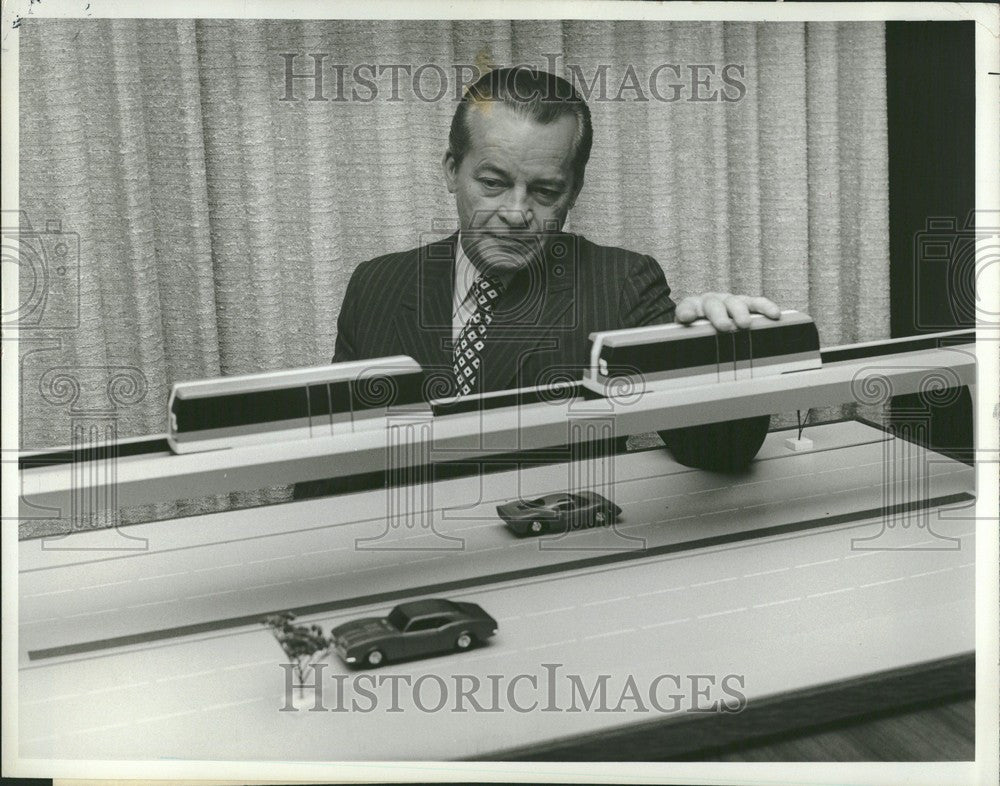 1973 Press Photo Foster L. Weldon Director - Historic Images