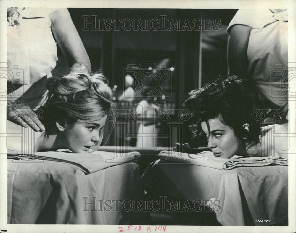 1965 Press Photo Tuesday Weld Anne Margret Turkish bath - Historic Images