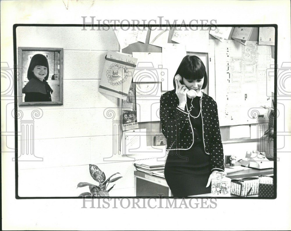 1984 Press Photo Lennie Barbara Wells School Office - Historic Images