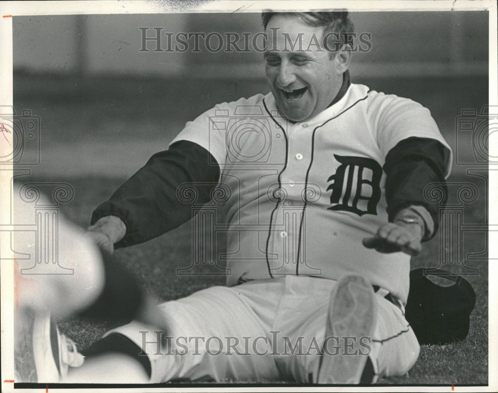 1984 Press Photo Paunchy Tiger Don Wert leads Capers - Historic Images