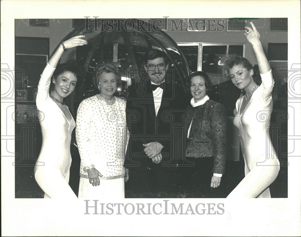 1987 Press Photo Jean Robert (Mac) West Institute - Historic Images