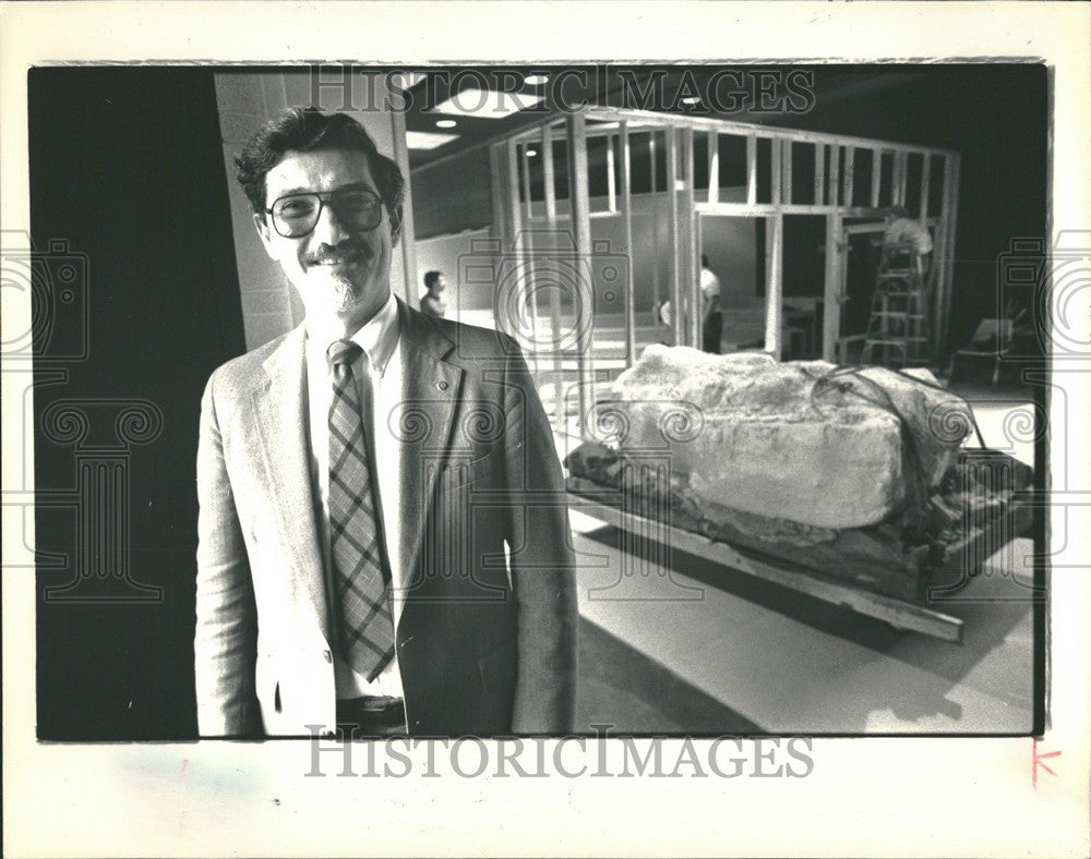 1987 Press Photo robert west professor madison - Historic Images