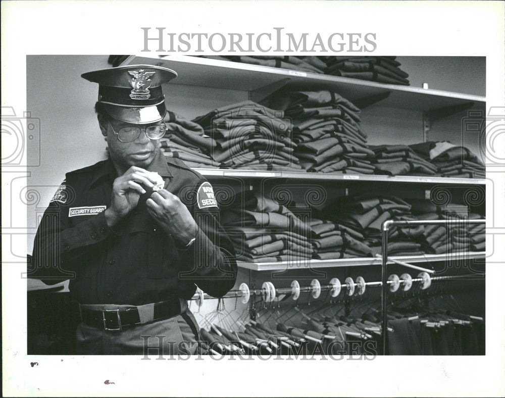 1986 Press Photo Hollie I. West Nation Wide Security - Historic Images