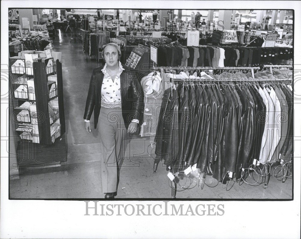 1977 Press Photo Steven West Federals - Historic Images